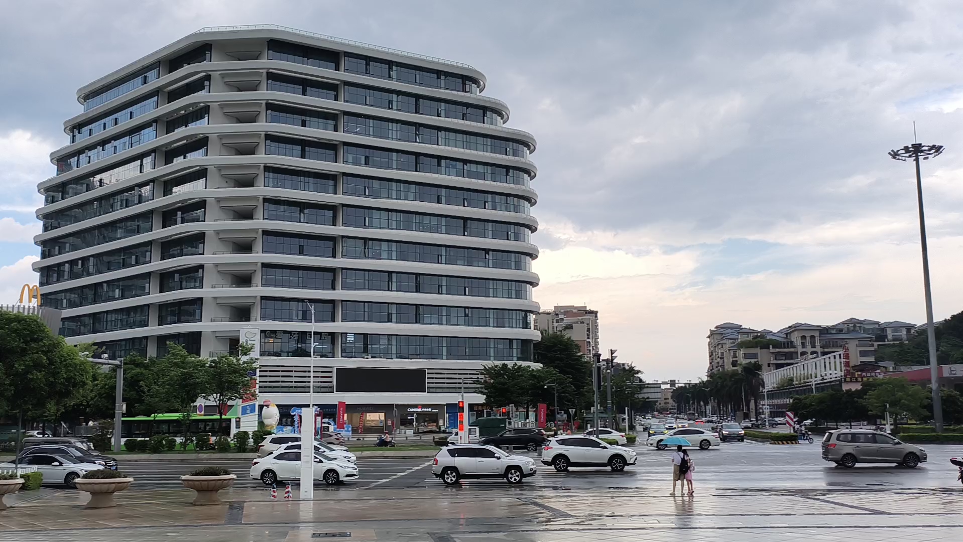 2023年8月实拍肇庆七星岩风景区东门广场新建筑,变化太大了