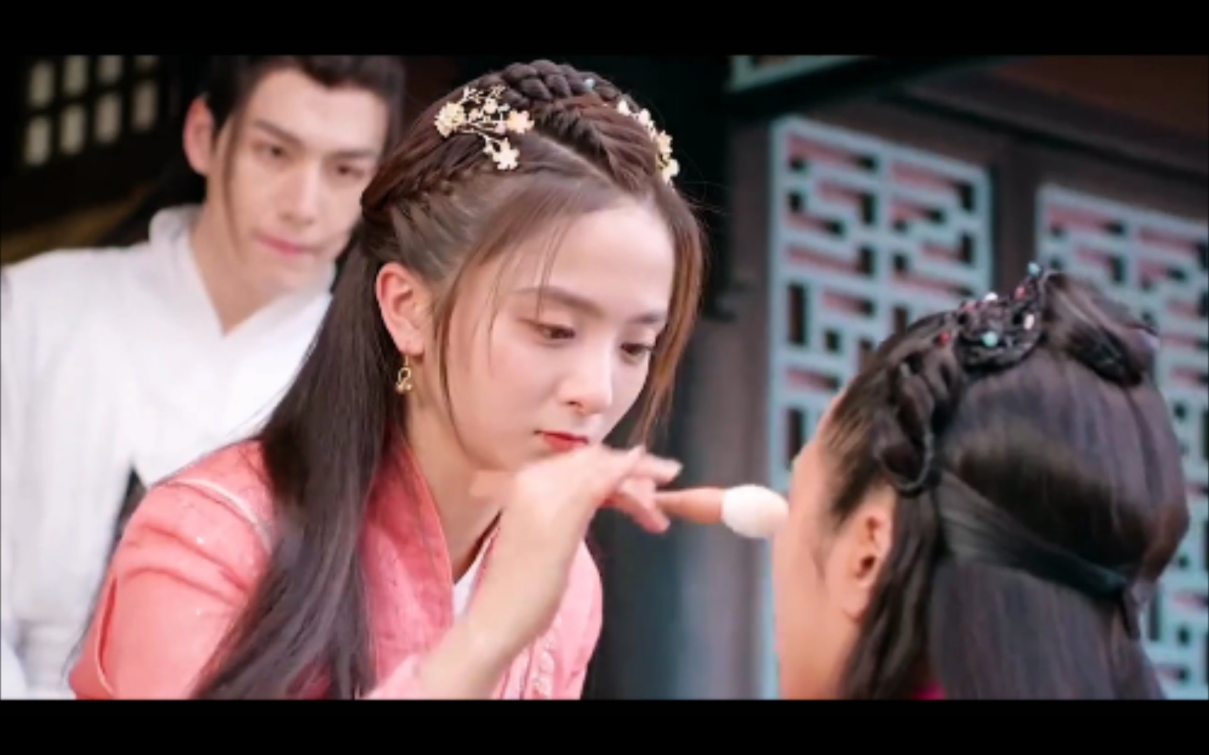 【小女霓裳】大妈捯饬后变成美女,事实证明没有丑女人只有懒女人!