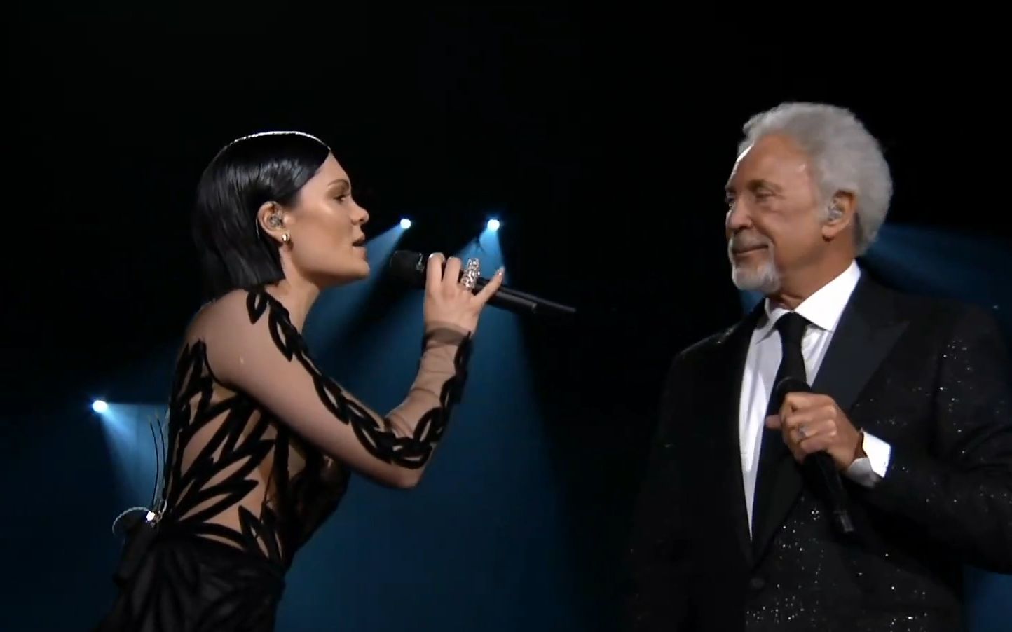 jessie j & tom jones-youve lost that lovin feel(2015格莱美奖