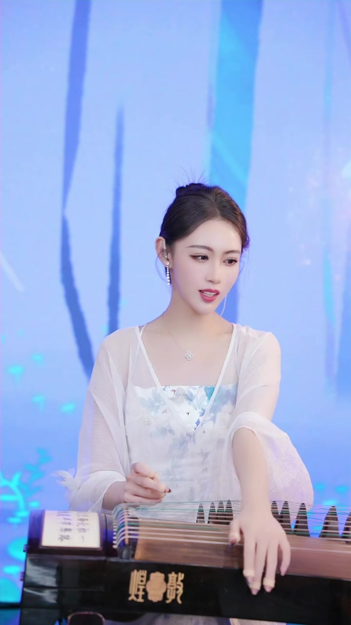 卓舒晨7715vierra正在直播2023-12-03dy-卓舒晨
