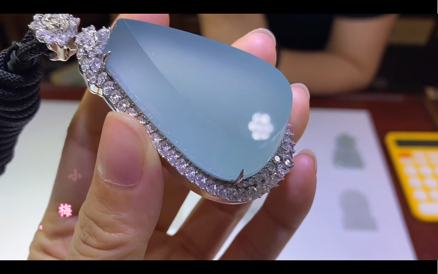 天空蓝的翡翠无事牌太难见了!