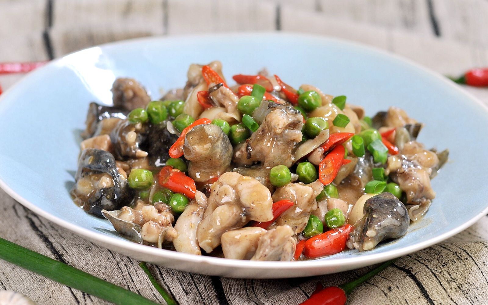 【火筵家常 酸辣牛蛙】火哥的菜:川菜酸辣牛蛙,去除腥味,这招很重要