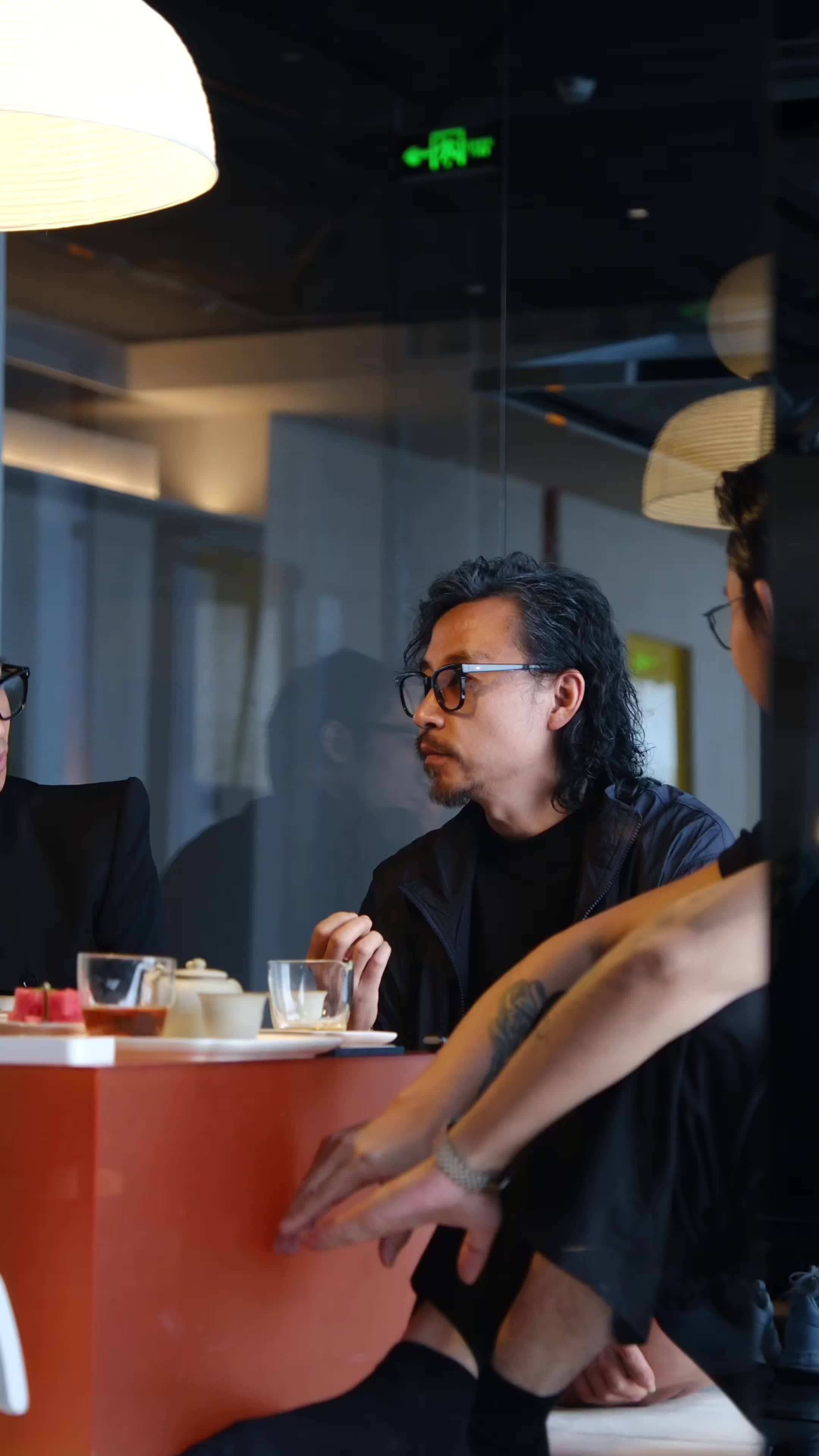 低头有坚定的脚步,抬头有清晰的远方～#美发#发型师#美发老板#美发店