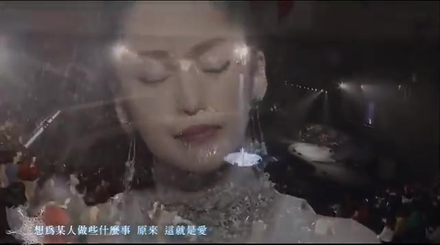 [图]【中岛美嘉演唱会万人大合唱-雪之华（雪の华）】莫名的感动，这首歌也被改编了电影，真的很经典！