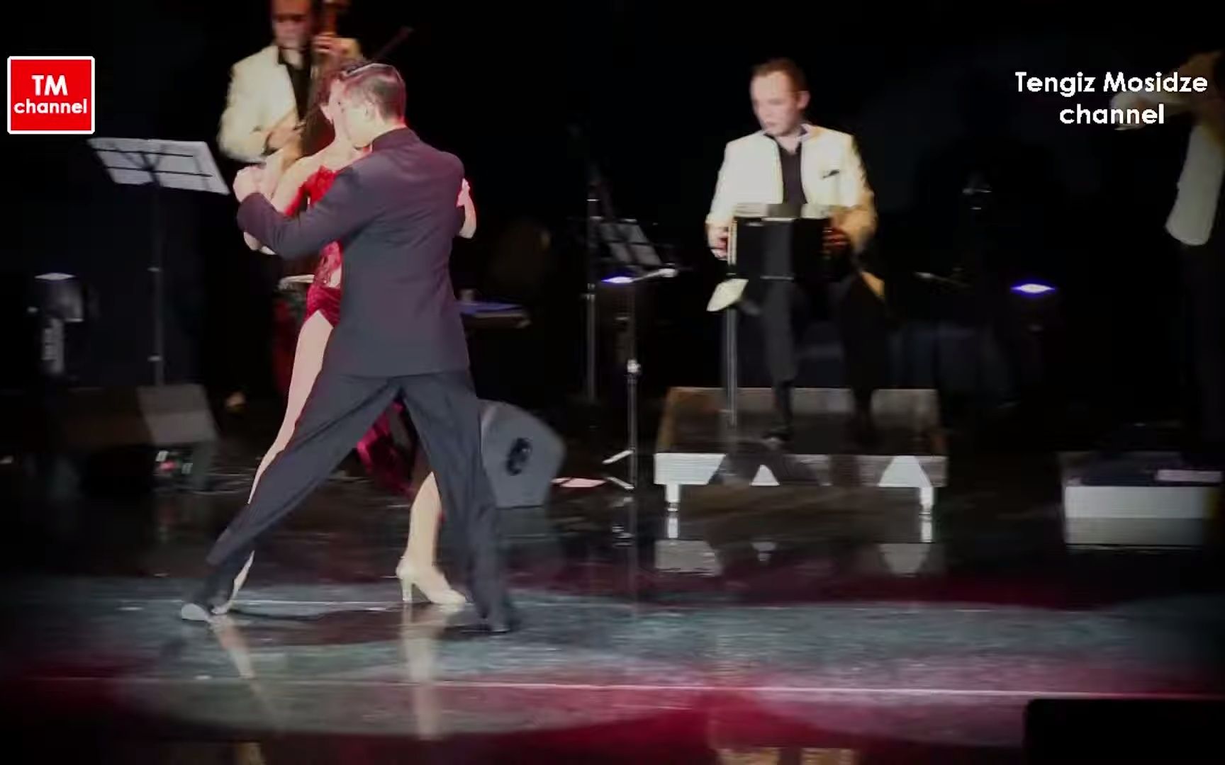 [图]La Cumparsita. Dance Ayelen Sanchez and Walter Suquia with 'Solo Tango' orchestr