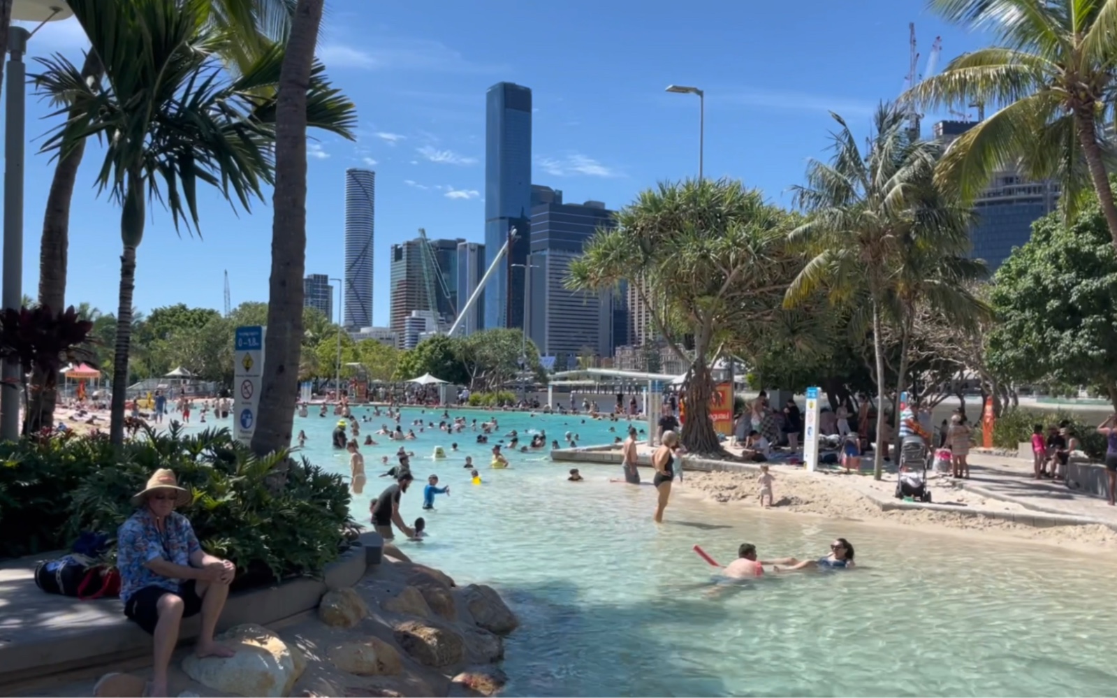 澳洲布里斯班南岸公园人造沙滩泳池