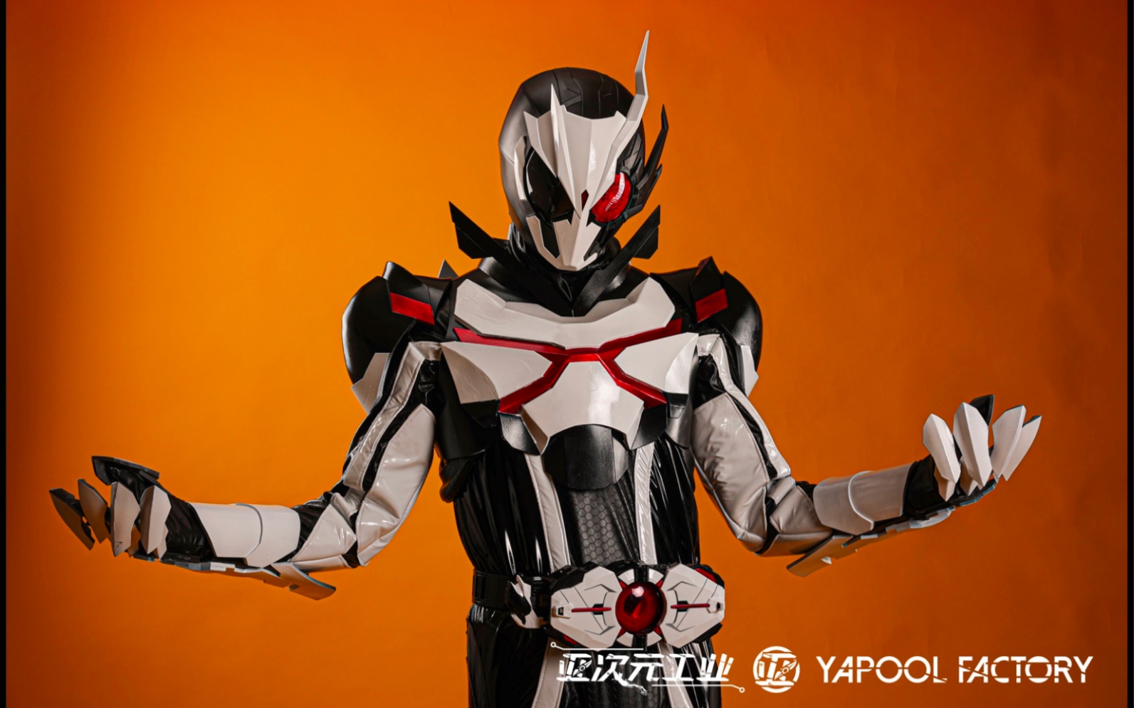 震惊!遵循亚克的意志一周内造出亚克皮套!