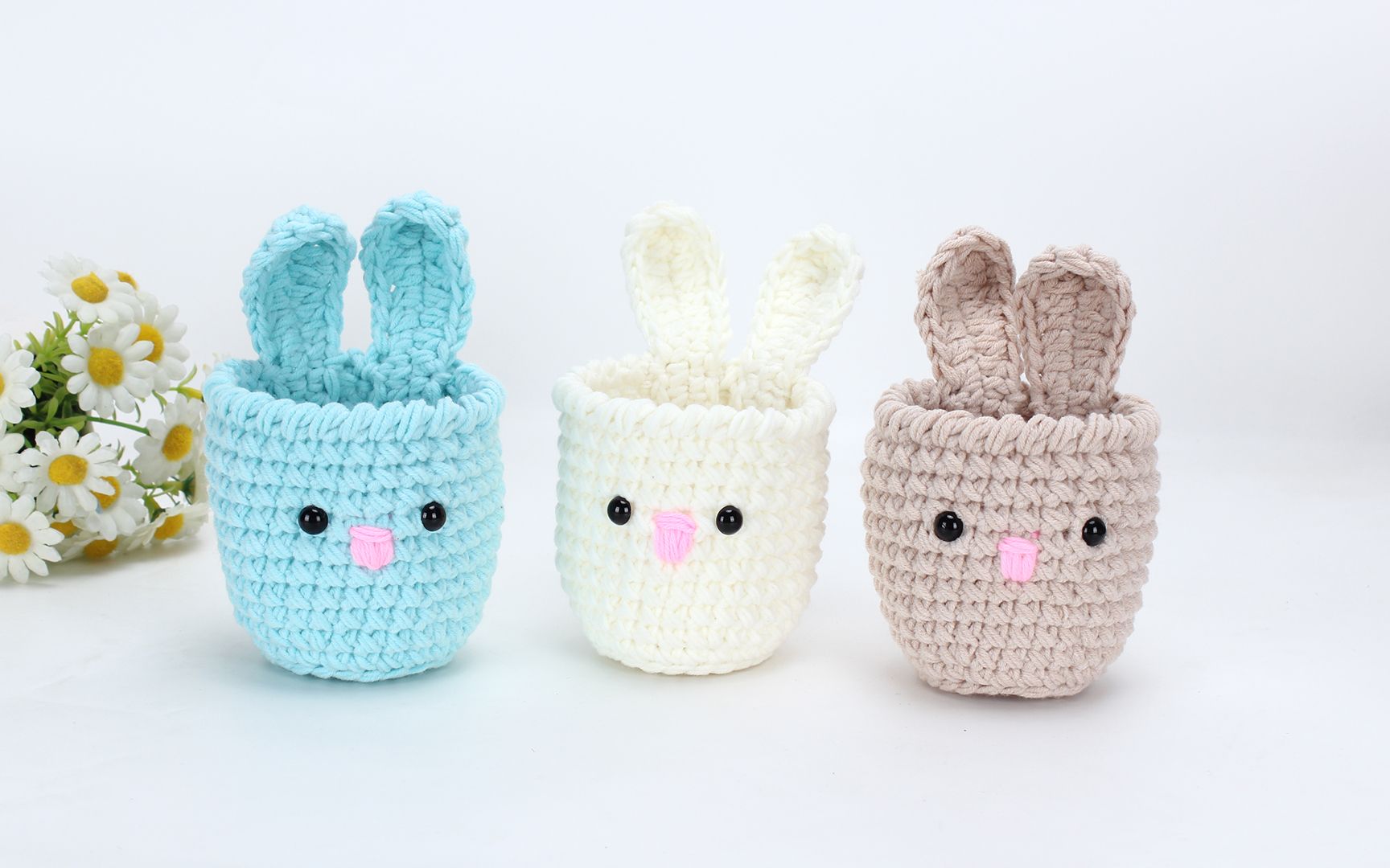 桌面小物 钩针编织可爱的小兔子笔筒or杯套 实用和可爱并存噢_哔哩