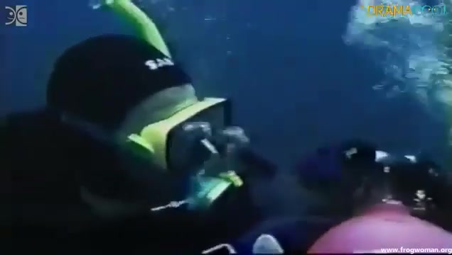 潜水电影3345 潜水女蛙人被网缠住挣脱wetsuit scuba frogwoman哔哩哔哩bilibili