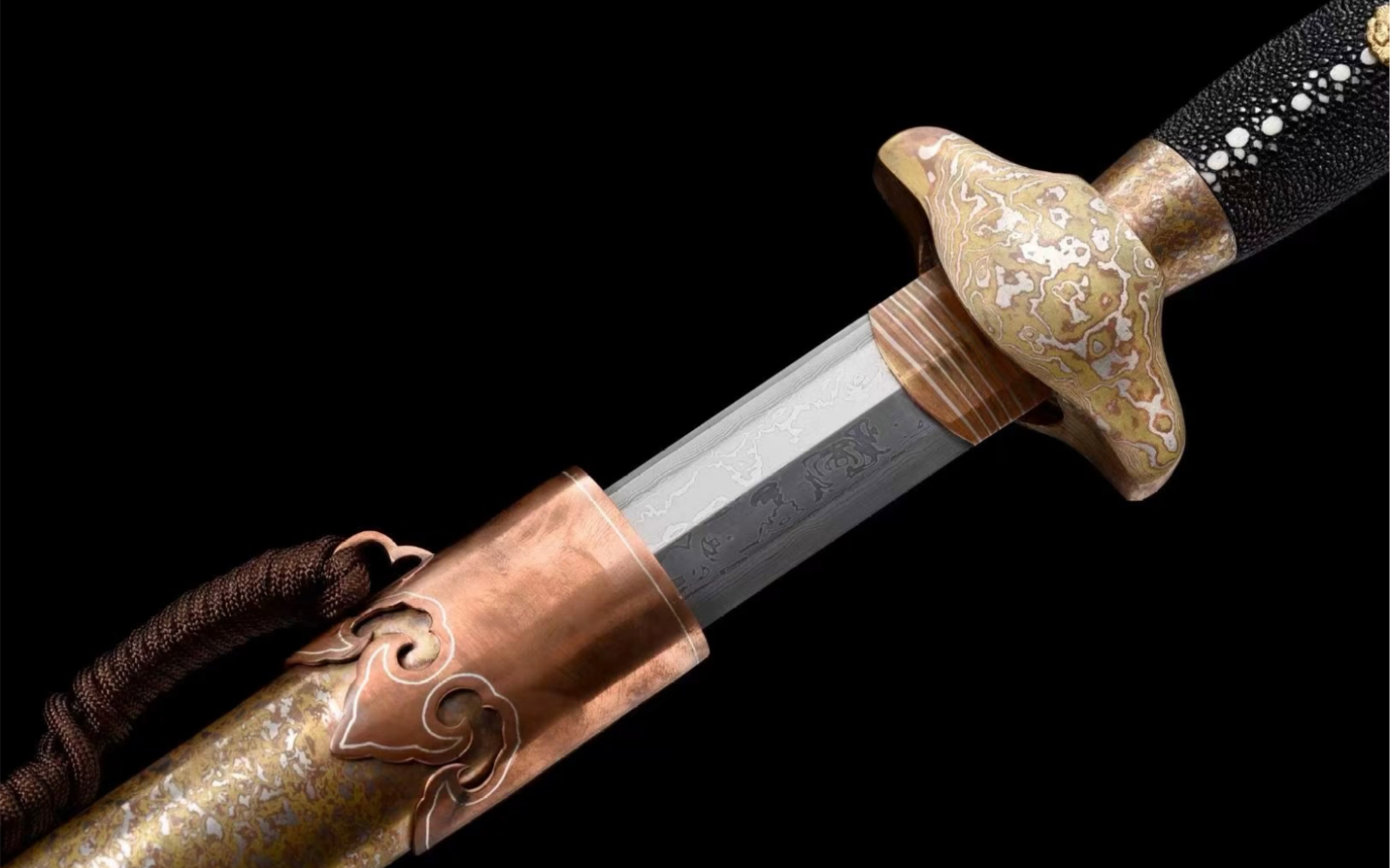 不锈钢大马,木纹金短剑