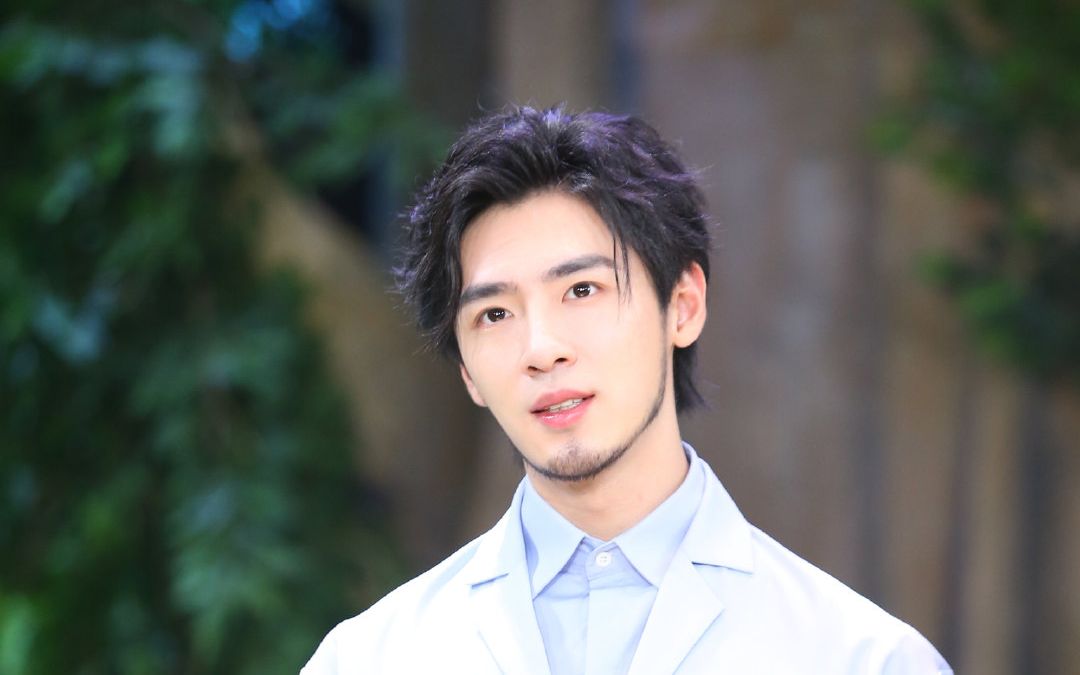 【高天鹤】早晚安小福利_哔哩哔哩 (゜-゜)つロ 干杯~-bilibili