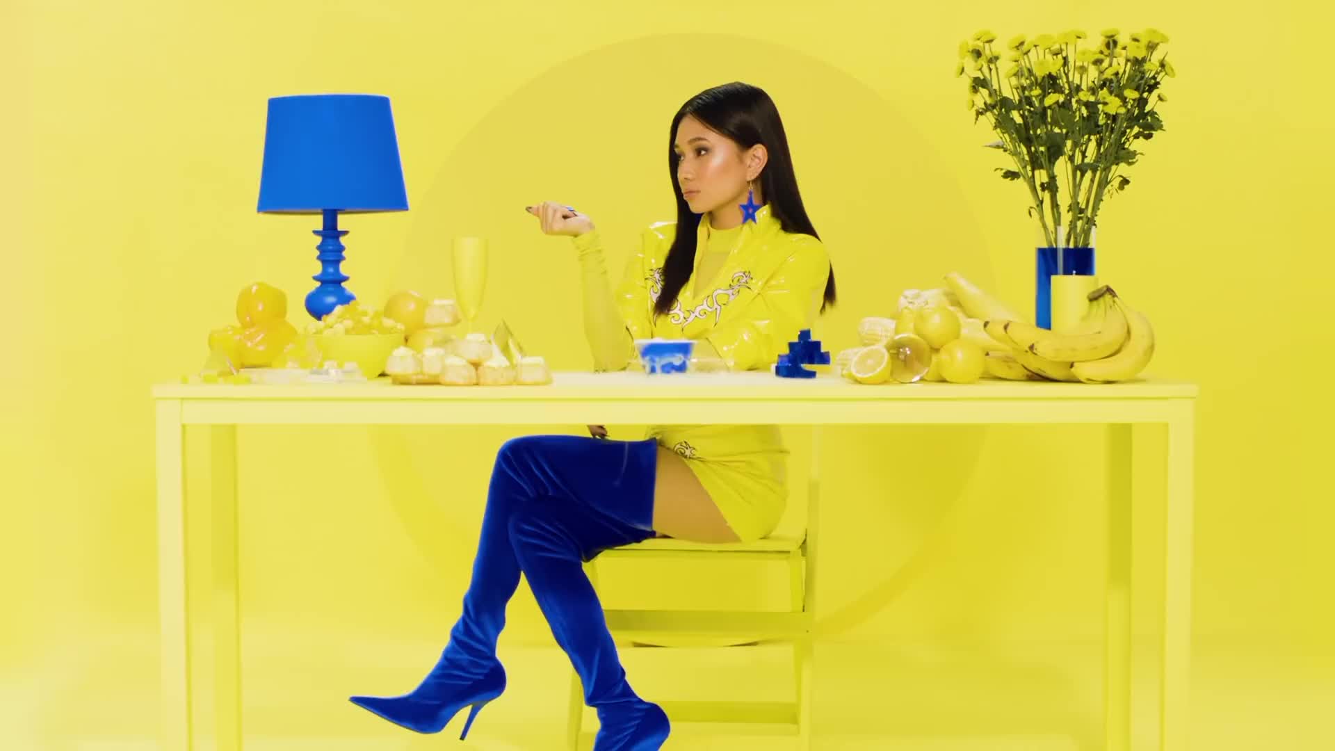 【中英色彩】niki - lowkey 真得好喜欢这位小姐姐的声音啊 来自88