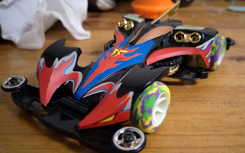 奥迪双钻钢琴烤漆板火烈神鸟四驱车