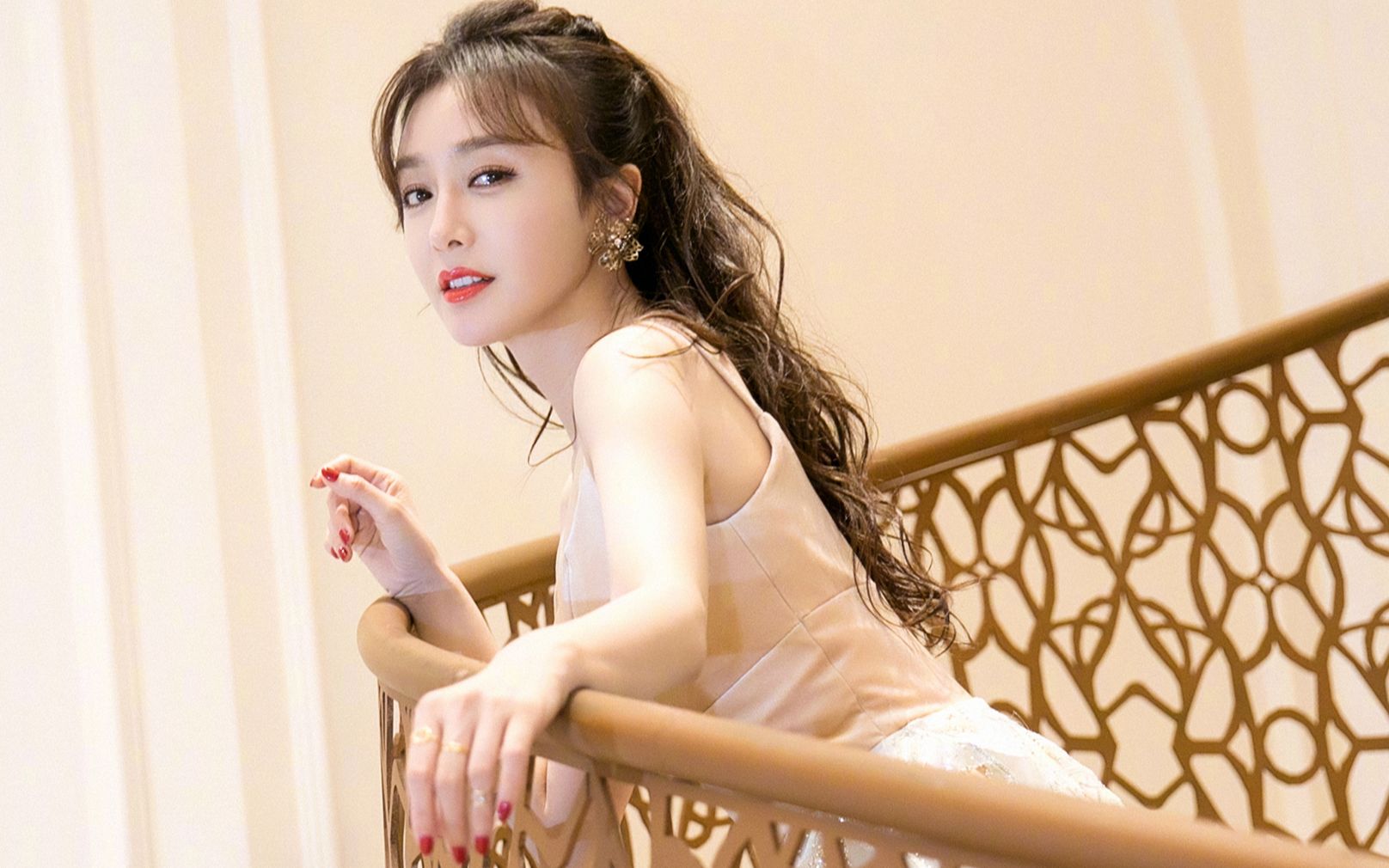 秦岚190306韩国艺匠新品发布会