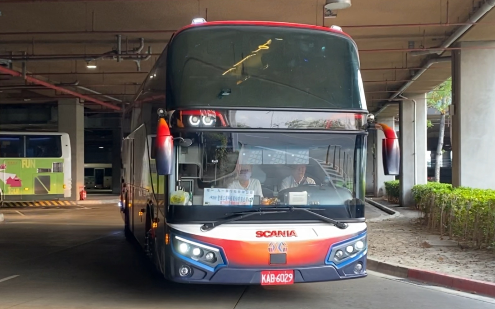 益成旅運 scania游覽巴士 kab-6019