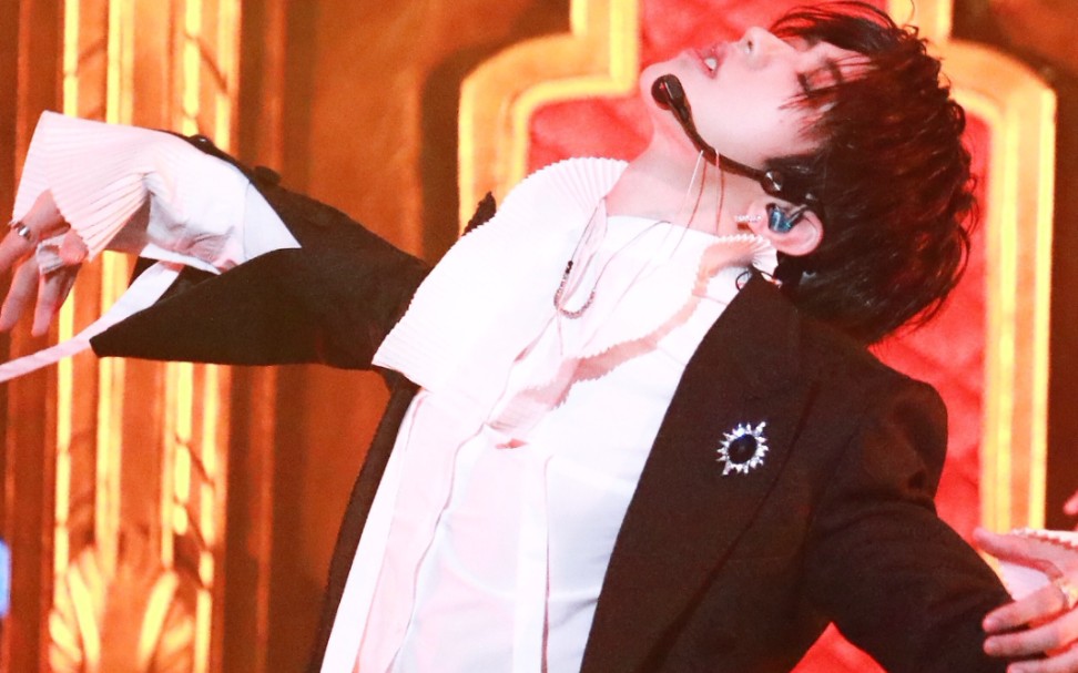 蔡徐坤-爱性感风唱跳舞台的进来,坤坤是个性感的男孩,未完待续!