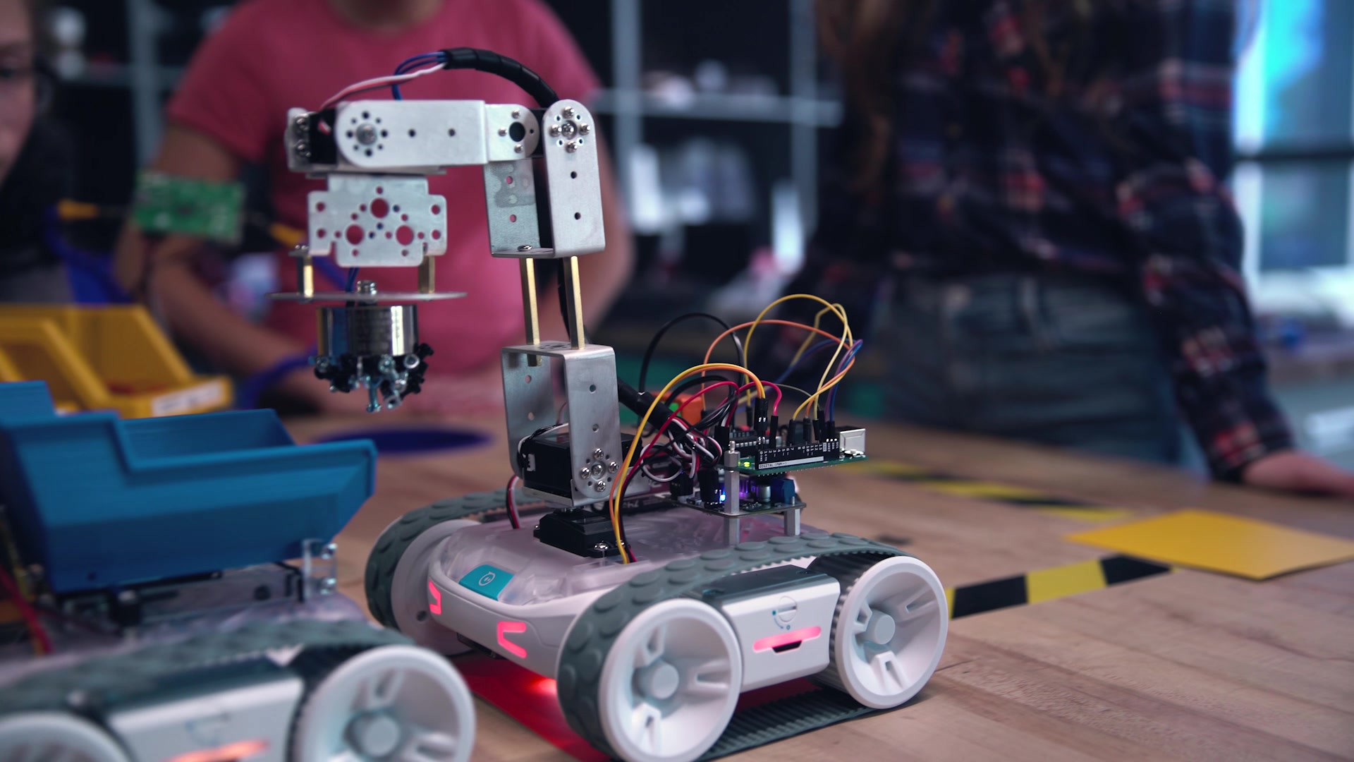 sphero rvr 史上最强大的编程画布机器人!