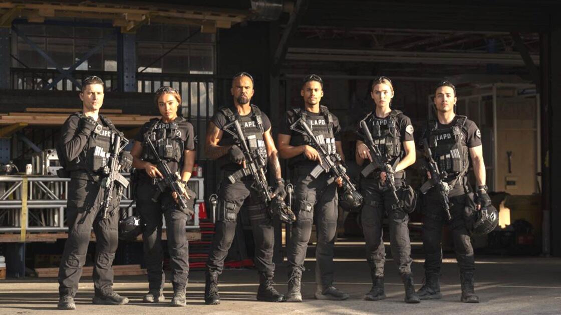 反恐特警组:放逐者 S.W.A.T. Exiles (2026) 外挂中英双语字幕.1080p.Starz.WEB-DL.H.264.DDP5.1.Atmos.mkv (首播 1 集) #反恐特警组:放逐者