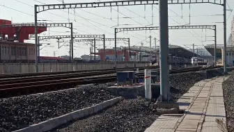 【中国铁路】塘沽站拍复兴号，复兴号通过塘沽站。