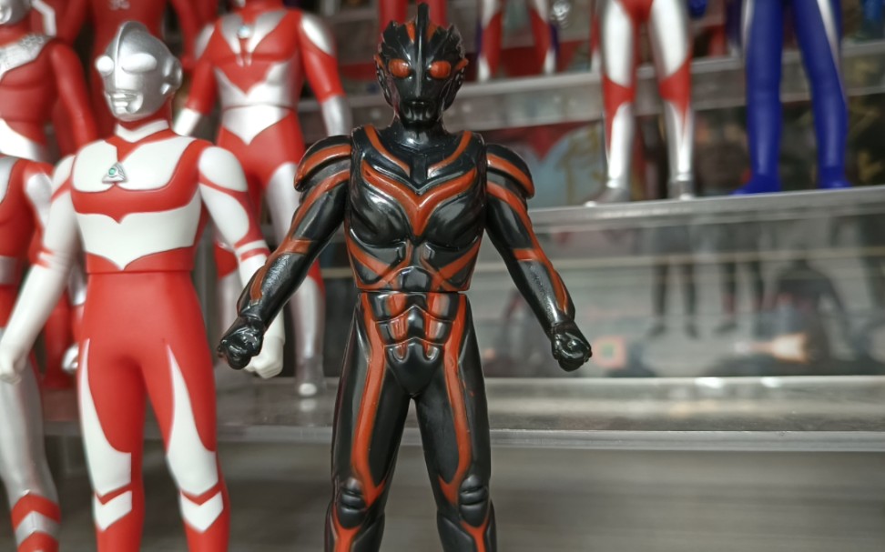 [奥特曼500软胶]:国产盗版黑暗炸鸡奥特曼