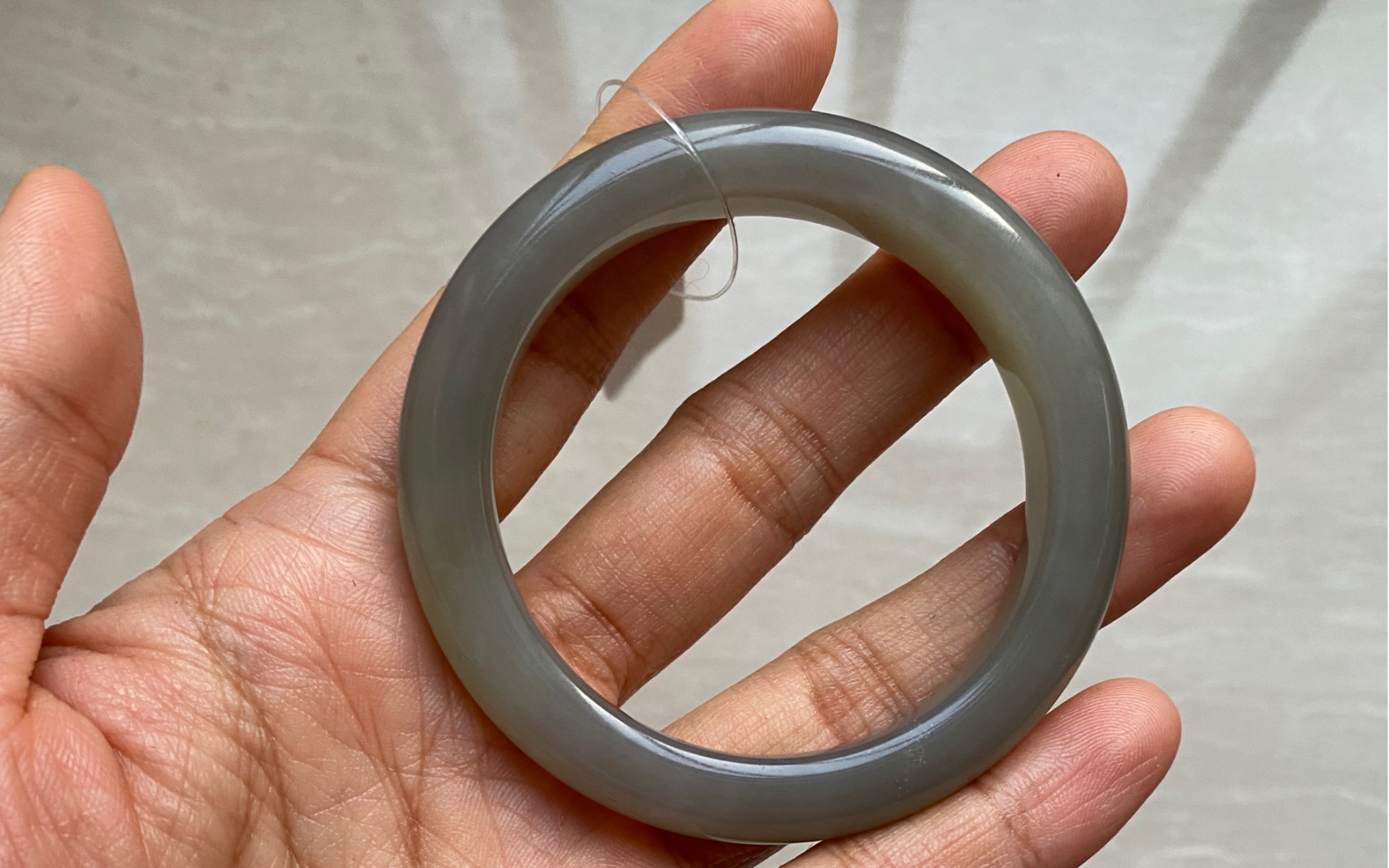 纯天然和田玉手镯,和田玉冰烟紫烟灰手镯,圈口52,条宽1.