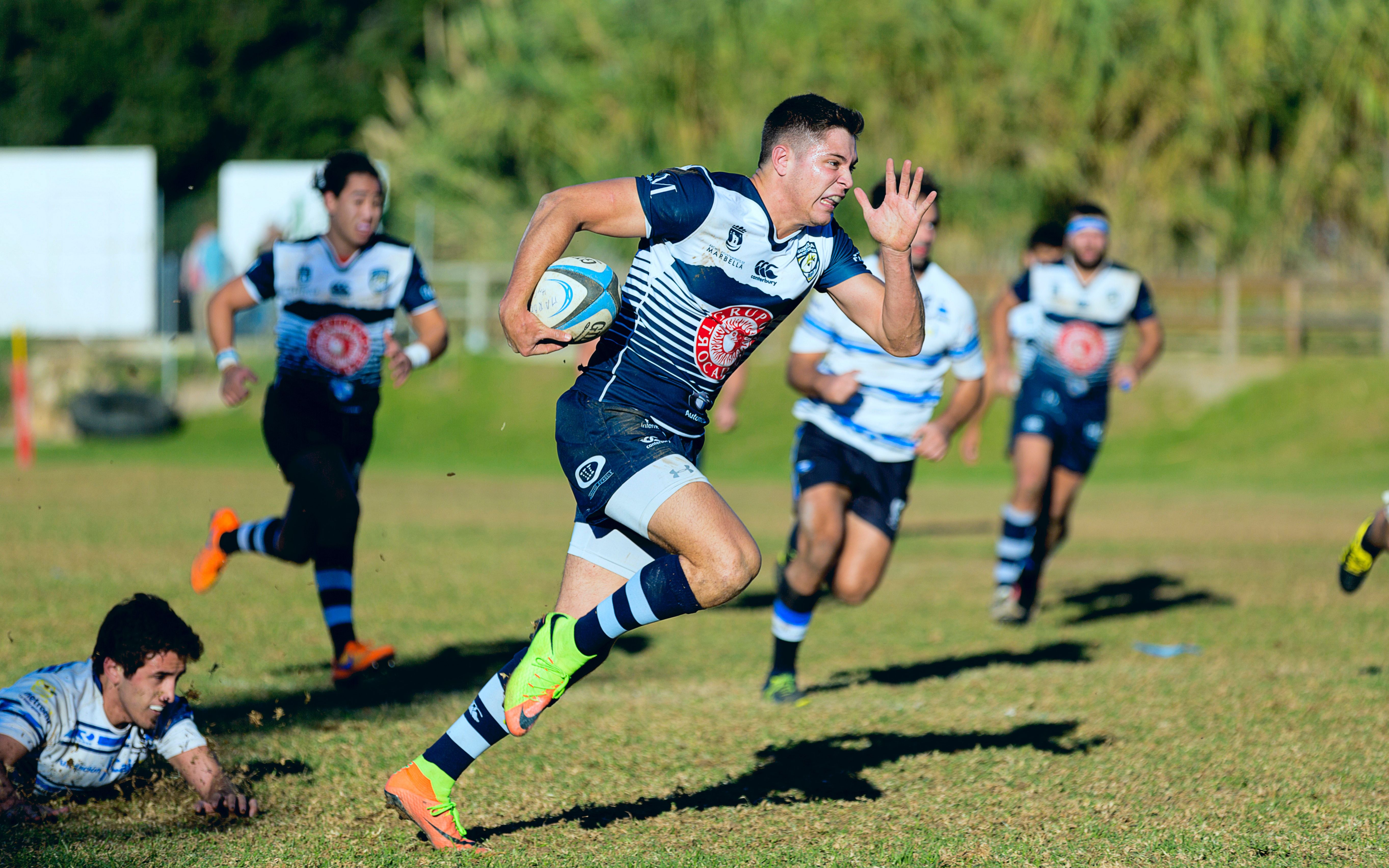 青少年足球训练动作,速度,敏捷性和平衡能力训练