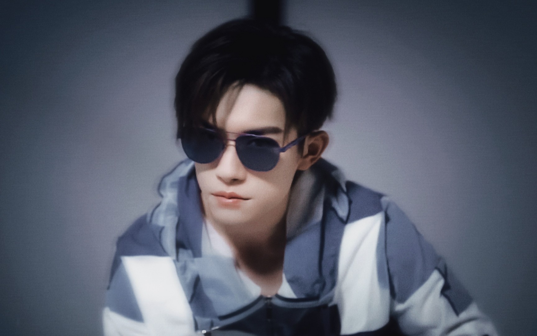 【易烊千玺】 " 有种颜值叫当易烊千玺戴眼镜啊 "!_哔哩哔哩_bilibili