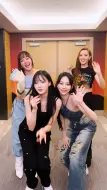 Tải video: XG NEW DANCE with aespa ✨