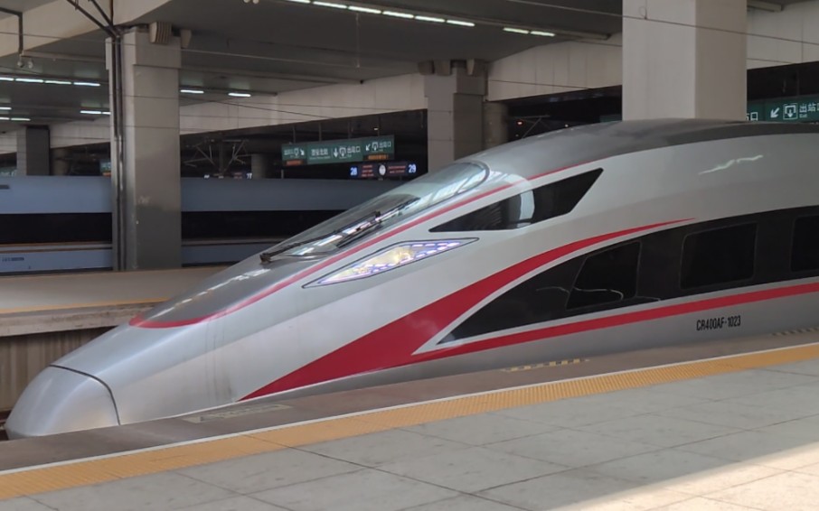 g876次cr400af复兴号进西安北站