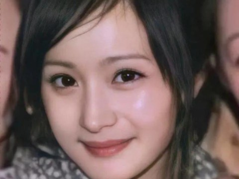 杨幂刘诗诗baby都美到我心里了;陈都灵近距离怼脸盯,捉到一只可爱嘟灵