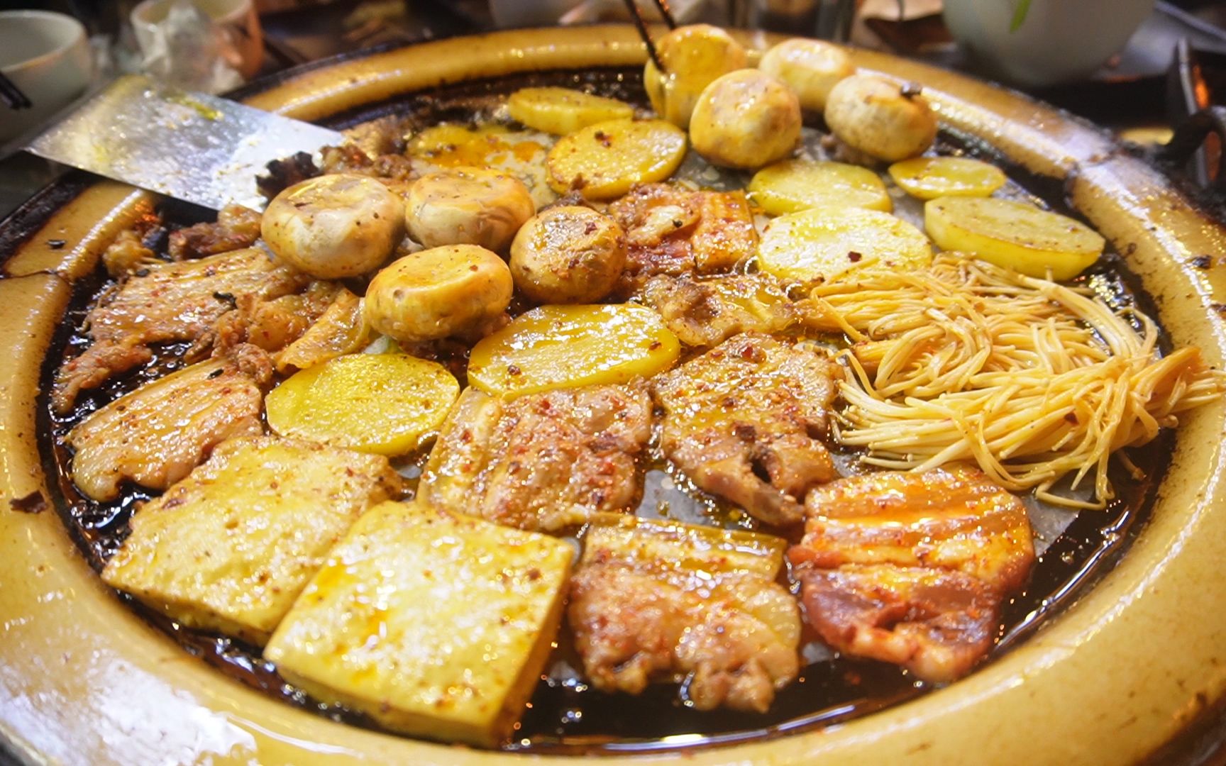 一万个人都说"大理石板烧"不好吃?我就不信邪!