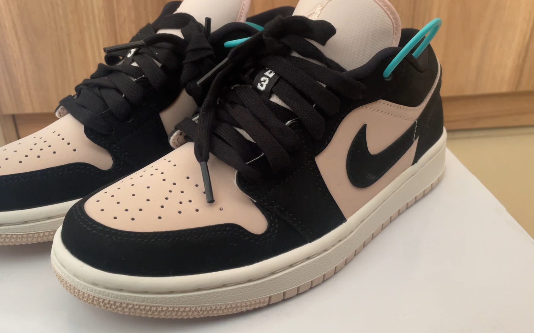 奶茶粉aj1low开箱视频