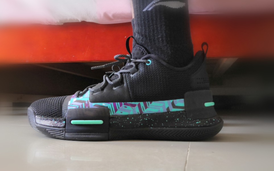 匹克态极闪现开箱上脚 黑绿配色 脚感无敌!