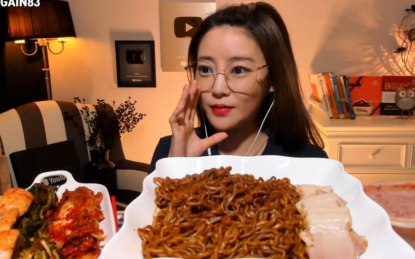 韩国吃播dorothy韩国美女欧尼吃炸酱面泡菜20190721