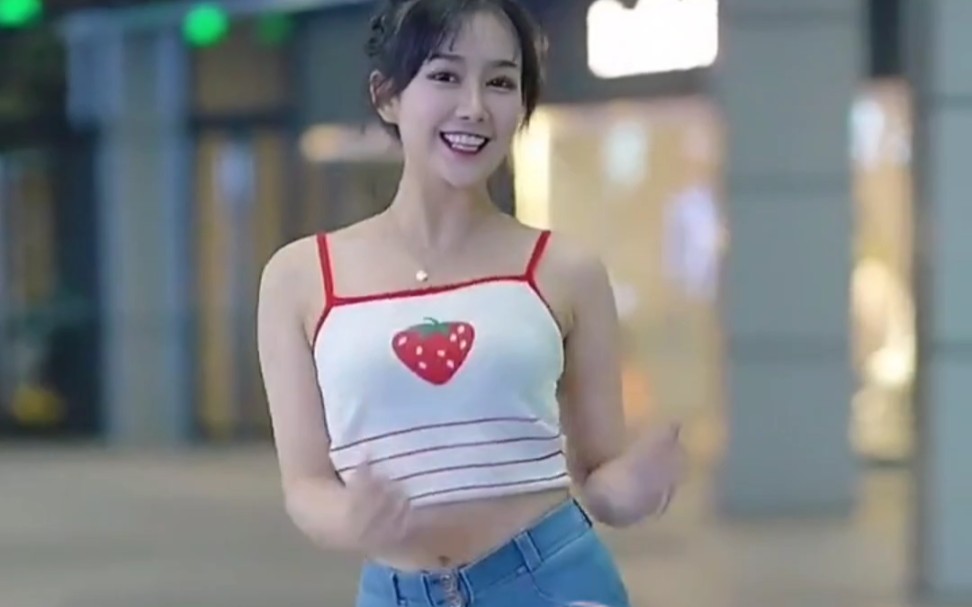 迷人不过李青青