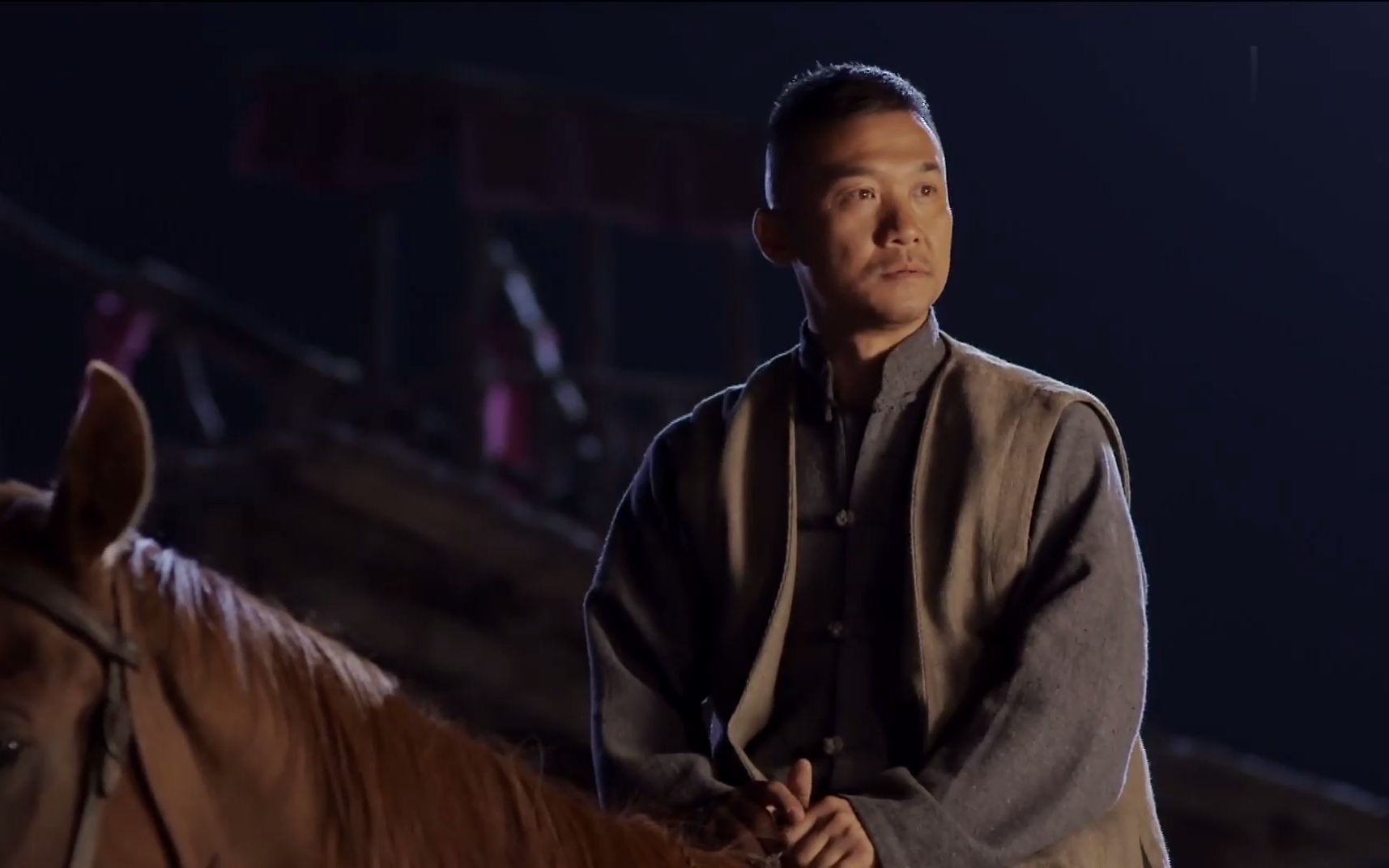 大漠苍狼洪泰安全回归老板娘终于开口让洪泰娶她可洪泰为什么不答应呢