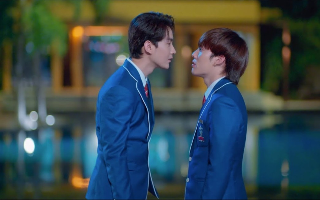 酒店之星ep02少爷少奶奶高甜预警主演们观看少爷少奶奶高甜片段