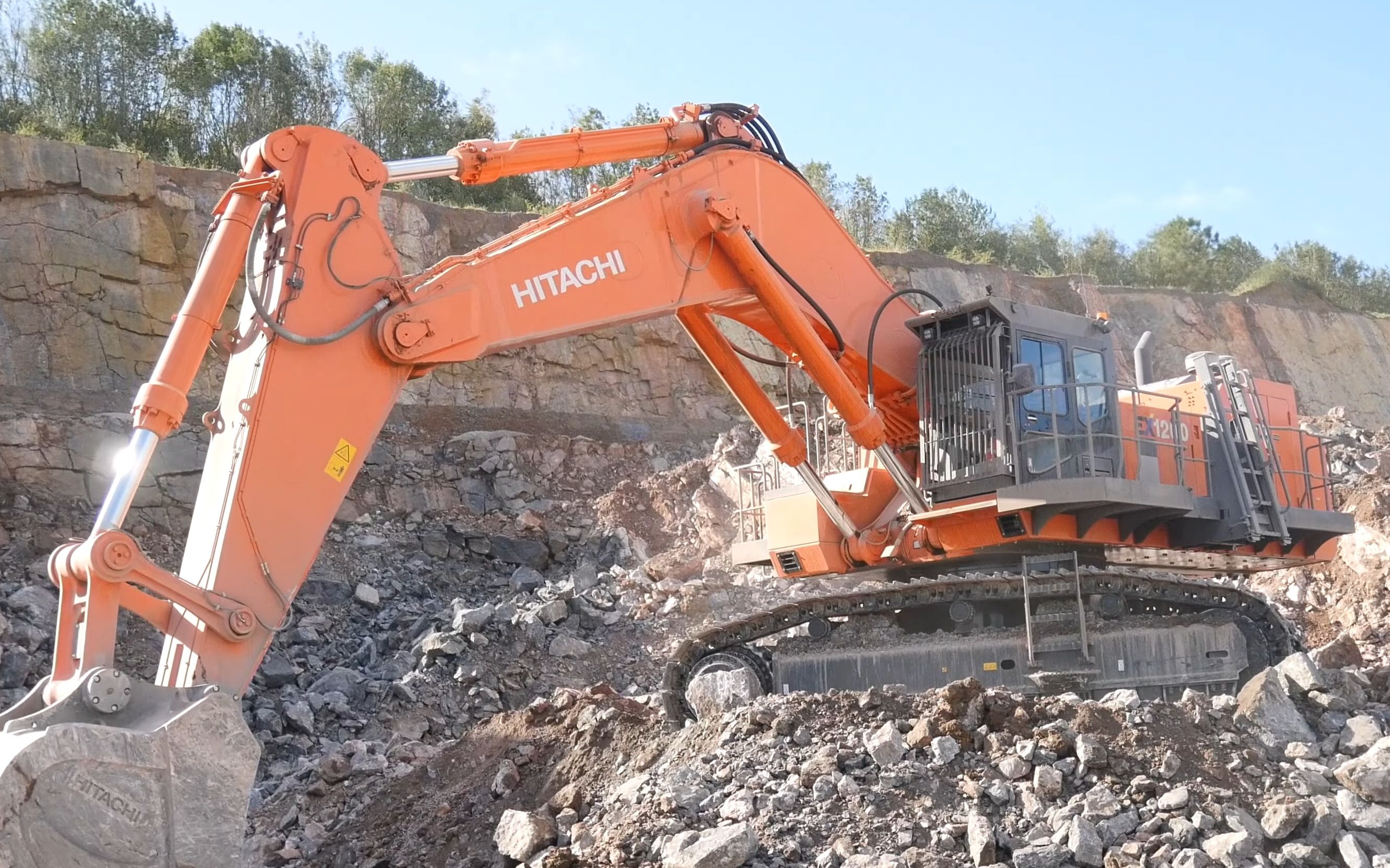 日立ex1200挖掘机施工装车4k