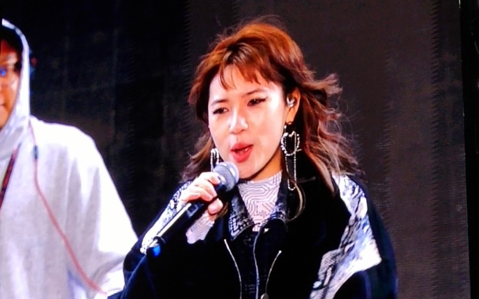 青岛麦浪嘉年华于贞飞奔向你cut