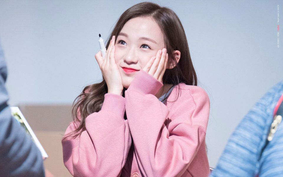 【april】笑眼忙内李真率出道变化