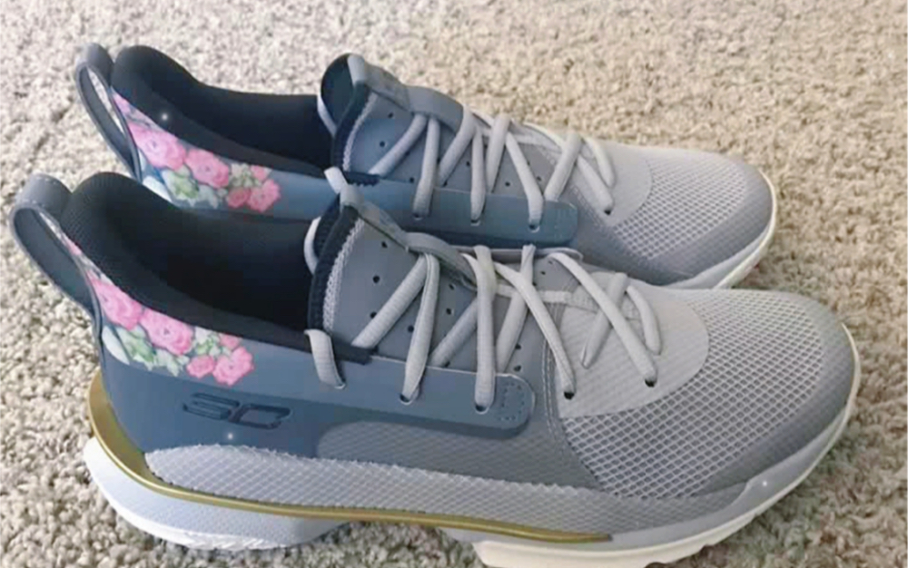 安德玛库里7代中国年配色.