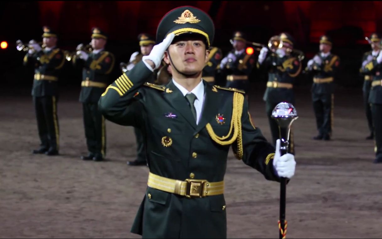 人民解放军军乐队(@哈米娜纹身)8月6日电 - yout