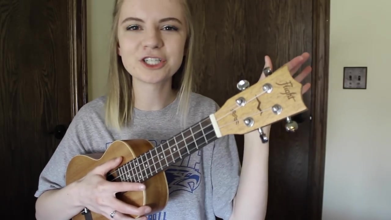 【尤克里里弹唱教程】photograph ed sheeran easy ukulele tutorial by Elise Ecklund 视频下载 Video Downloader