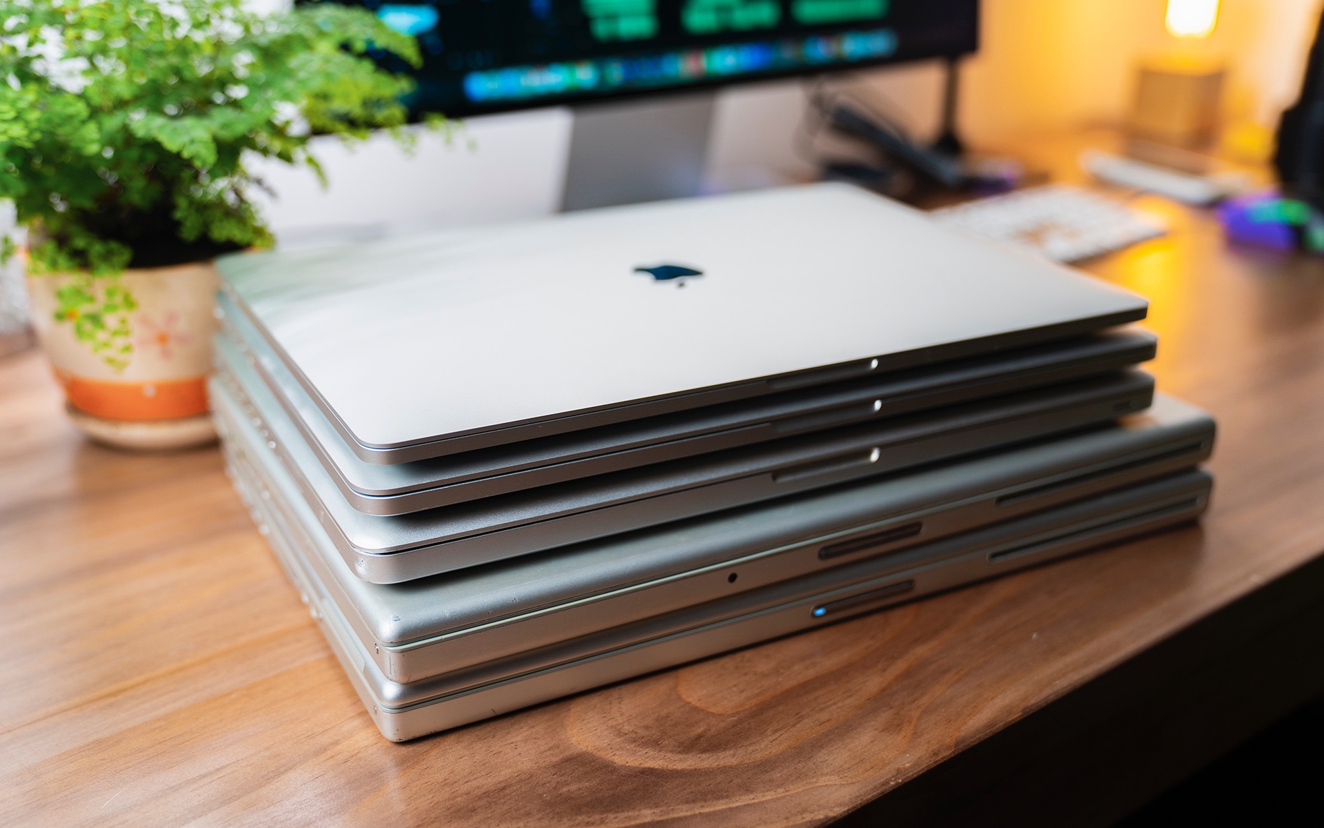 「落落」03年苹果可以健身的笔记本 - powerbook g4 17寸大飞机使用