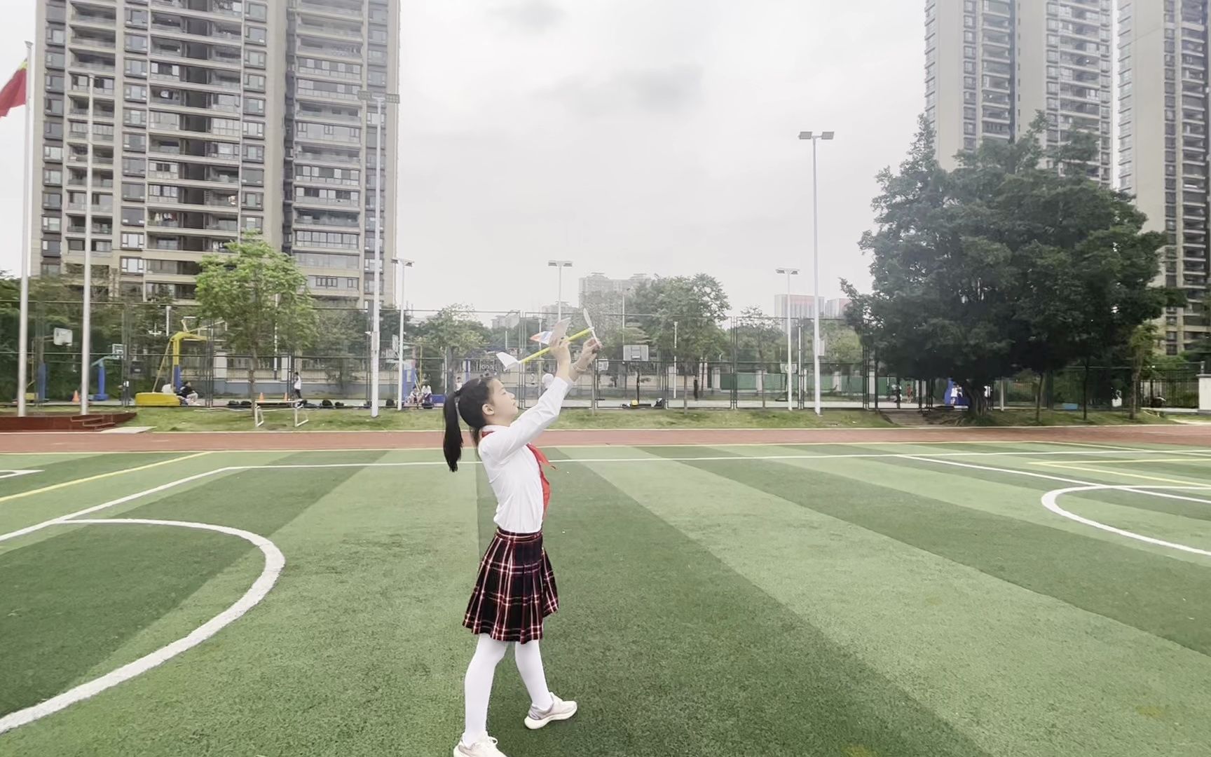 天河区四海小学刘瑾萱轻骑士橡皮筋动力留空计时赛