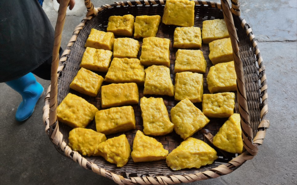 快过年了跟着爷爷奶奶在家做客家黄粄吃,小时候的回忆_哔哩哔哩_bili