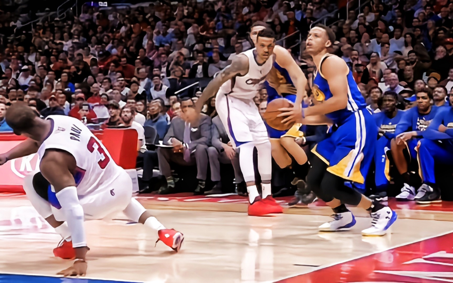 库里两个背运晃倒保罗!各大球星脚踝终结晃倒crossover瞬间