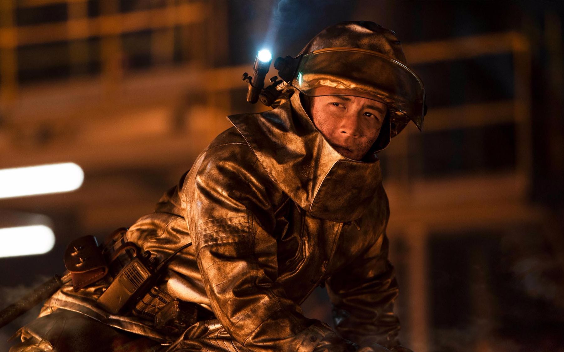 面对这场危及全城的灾难,烈火英雄逆行火场,留遗言狠戳泪点_哔哩哔哩