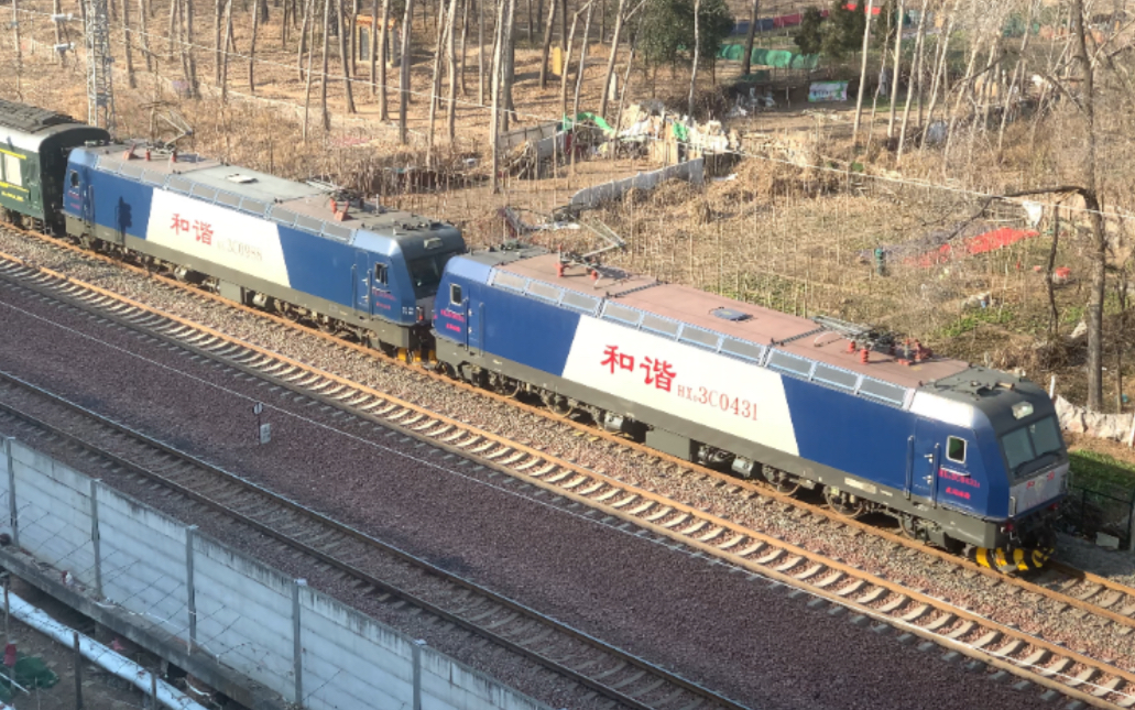 孟宝铁路k240双机通过与0k463交汇