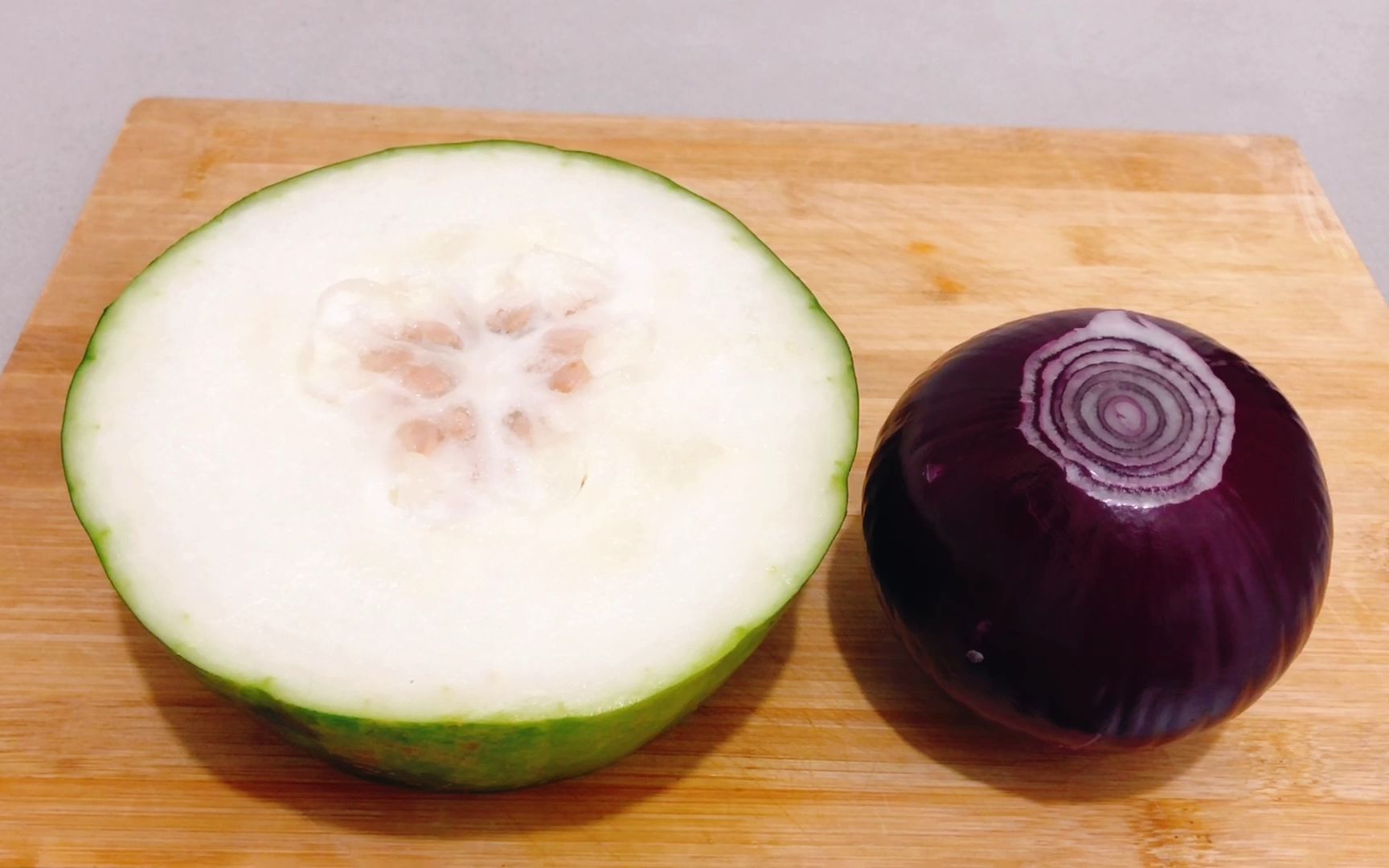 冬瓜里加1个洋葱,不炒不炖不红烧,简单一做,出锅比红烧肉还香_哔哩